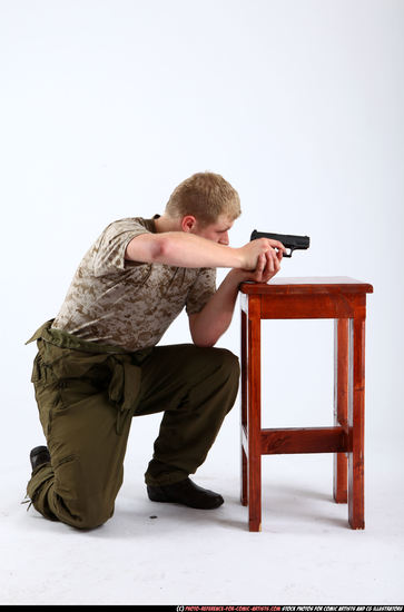 Man Adult Average White Fighting with gun Kneeling poses Army