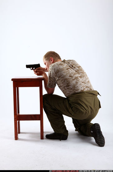 Man Adult Average White Fighting with gun Kneeling poses Army