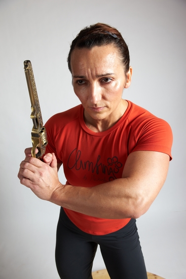 Woman Adult Average White Fighting with gun Standing poses Casual