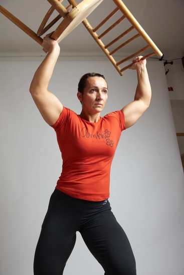 Woman Adult Average White Throwing Standing poses Casual