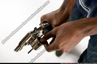 GAEL CASAUS CLOSE UP RELOADING REVOLVER 01.JPG