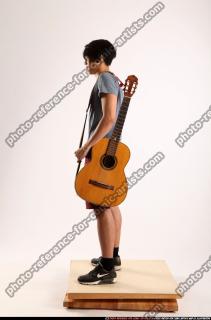 keiji-guitar-pose