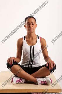 2014 08 KATERINE YOGA POSE2 00 A