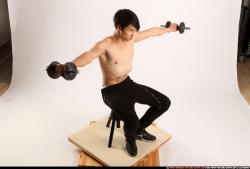 keiji-gym-pose1