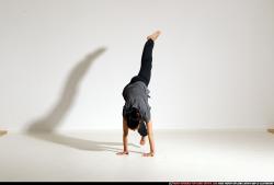 smax-angelica-dance-small-handstand