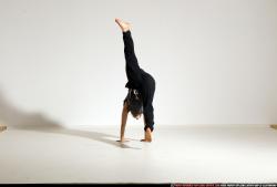 smax-angelica-dance-small-handstand