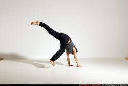 smax-angelica-dance-small-handstand