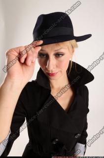 2015 02 RACHEL HAT POSE1 12