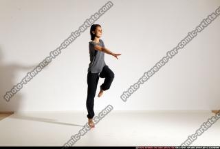 smax-angelica-dance-jump-bend-knees