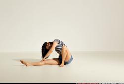 smax-angelica-yoga-camatkarasana-pose