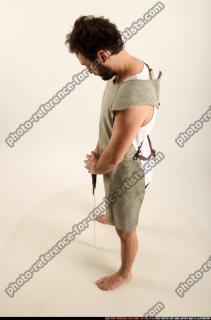 2016 03 WOLFF MEDIEVAL SWORD POSE1 GUARDING 02 A