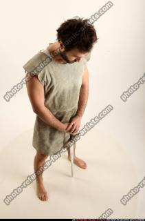 2016 03 WOLFF MEDIEVAL SWORD POSE1 GUARDING 07 A