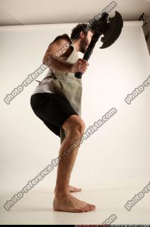 2016 04 WOLFF MEDIEVAL AXE POSE1 06 C