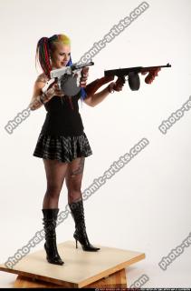 2016 05 DOLORES DUAL TOMMYGUNS POSE2 07 B