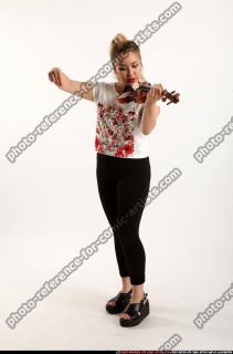 kayaa-standing-playing-violin