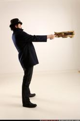 jerry-steampunk-blaster-rifle-aiming