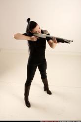 claudia-shotgun-aiming