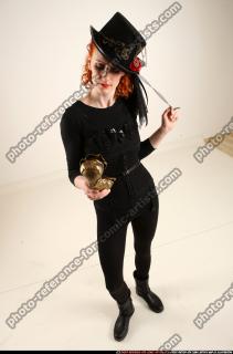 2017 07 VICTORIA STEAMPUNK PHONE POSE1 10